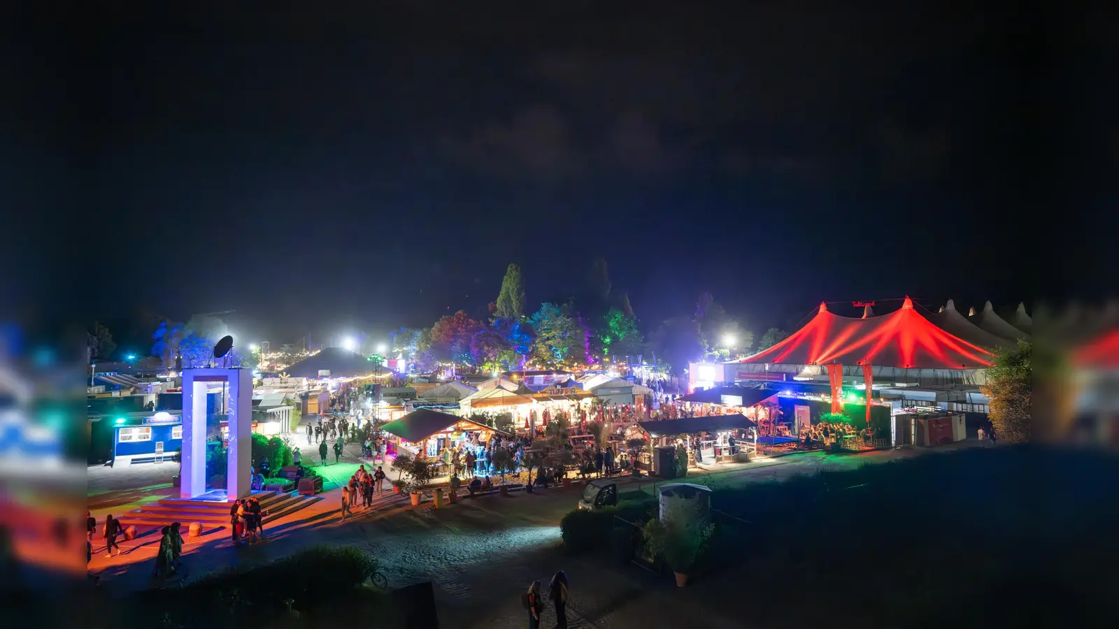 Das gesamte Tollwood-Festival-Gelände wird erklingen, wenn alle Besucher zusammen mit den Chören zwei Friedenslieder singen.  (Foto: Alexander Scharf)