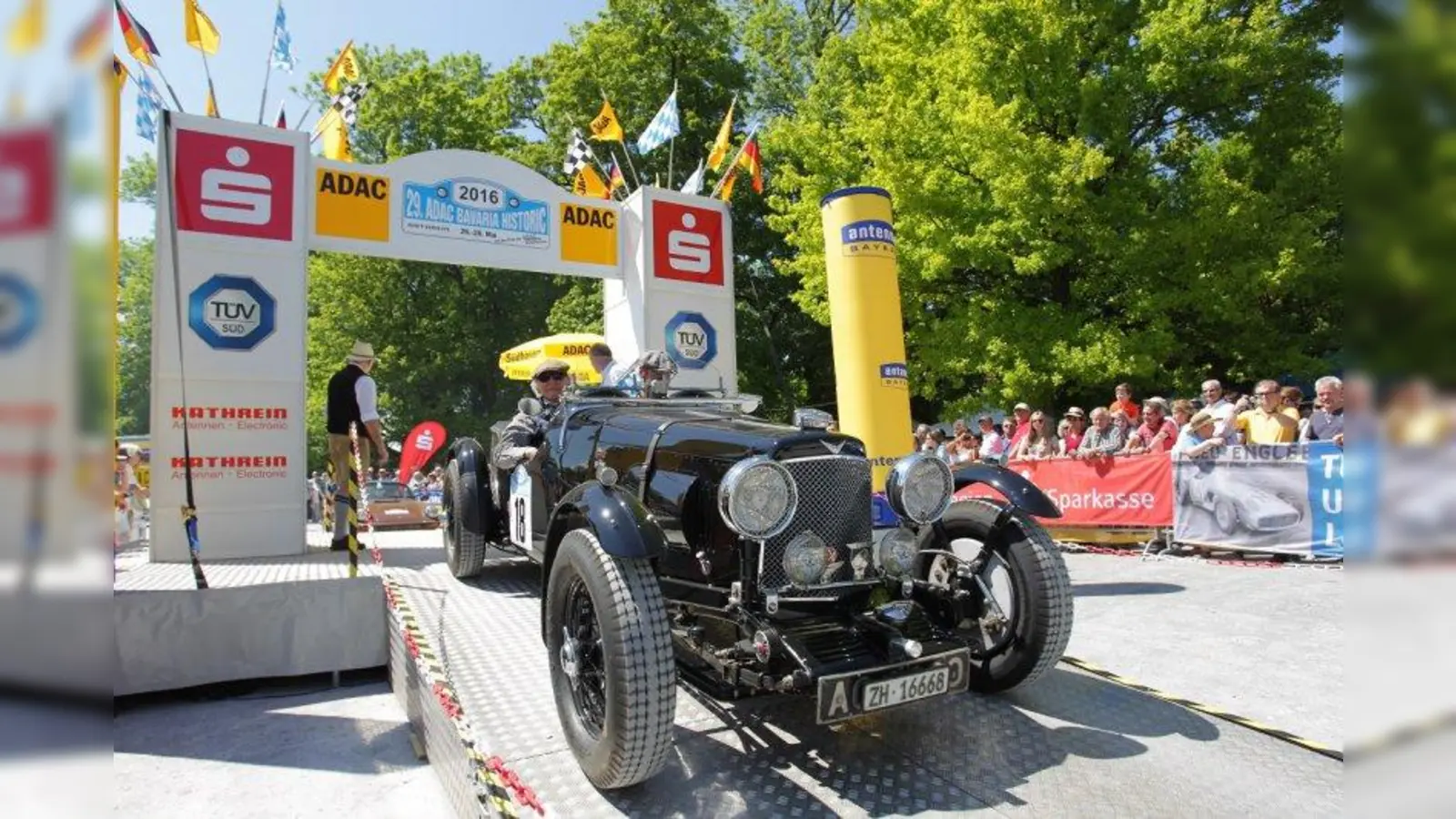 Der Start der Bavaria Historic erfolgt an Fronleichnam im Rahmen des Maxlrainer Oldie Feelings. (Foto: ADAC Südbayern)