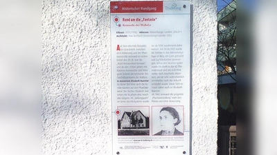 Auch an der Haustafel am Anwesen Wasserburger Landstraße 207 wird Halt gemacht.	 (Foto: VA)