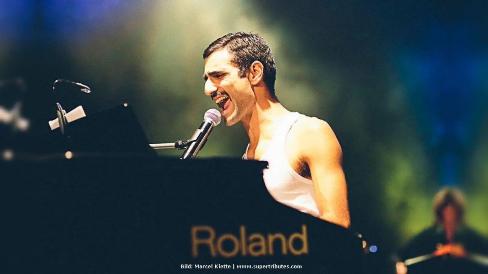 Rock im Brunnenhof: Am 6. August wird Queen wieder lebendig. (Foto: Marcel Klette/ www.supertributes.com)