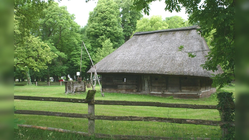 Das Herderhaus in Bergham steht in einem einzigartigen Ambiente, das zudem als Naturdenkmal ausgewiesen ist. Hier wird am Sonntag ein Fest gefeiert. (Foto: kw)
