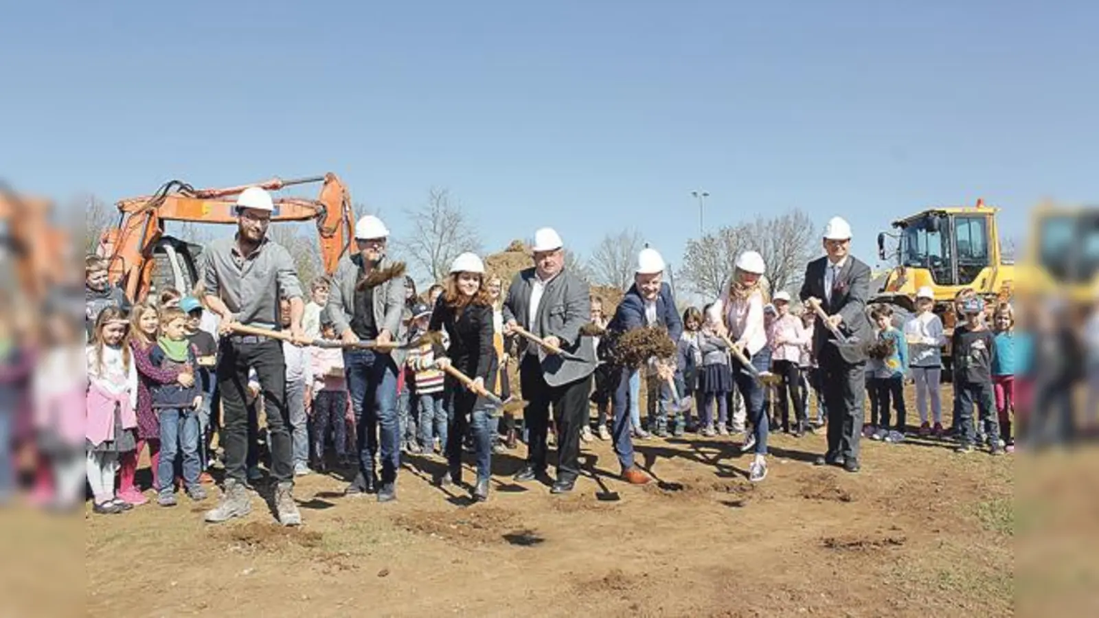 Michael Huber, Franz Balda, Christine Aicher, Georg Reitsberger, Robert Niedergesäß, sowie Brigitte Littke und Ralf Schloemilch (v. li.).	 (Foto: Stefan Dohl)