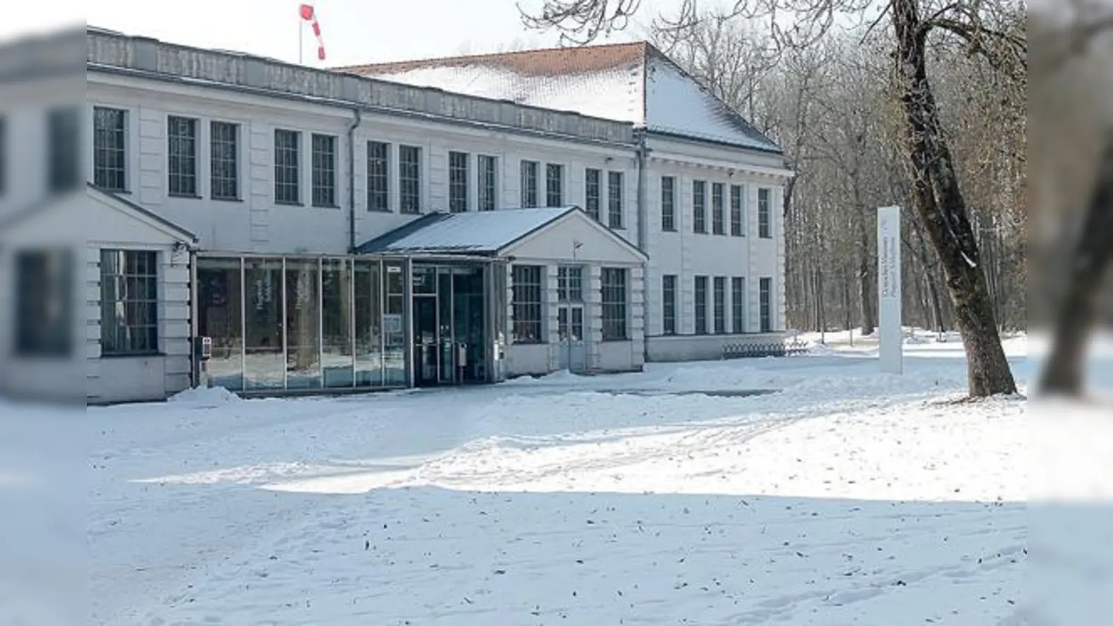 Noch bis zum 31. März können Interessierte die Ausstellung mit Werken des Künstlers Paul Klee im Deutschen Museum Flugwerft besuchen.	 (Foto: ch)