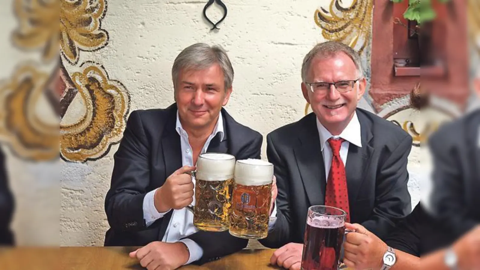 Der Regierende Bürgermeister von Berlin Klaus Wowereit mit Hans-Ulrich Pfaffmann, Mitglied des Landtags und Vorsitzender der Münchner SPD.	 (Foto: VA)