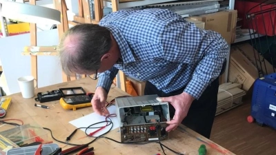 Die ehrenamtlichen Reparaturprofis stehen wie gewohnt mit Rat und Tat zur Seite. (Foto: Echo e.V.)