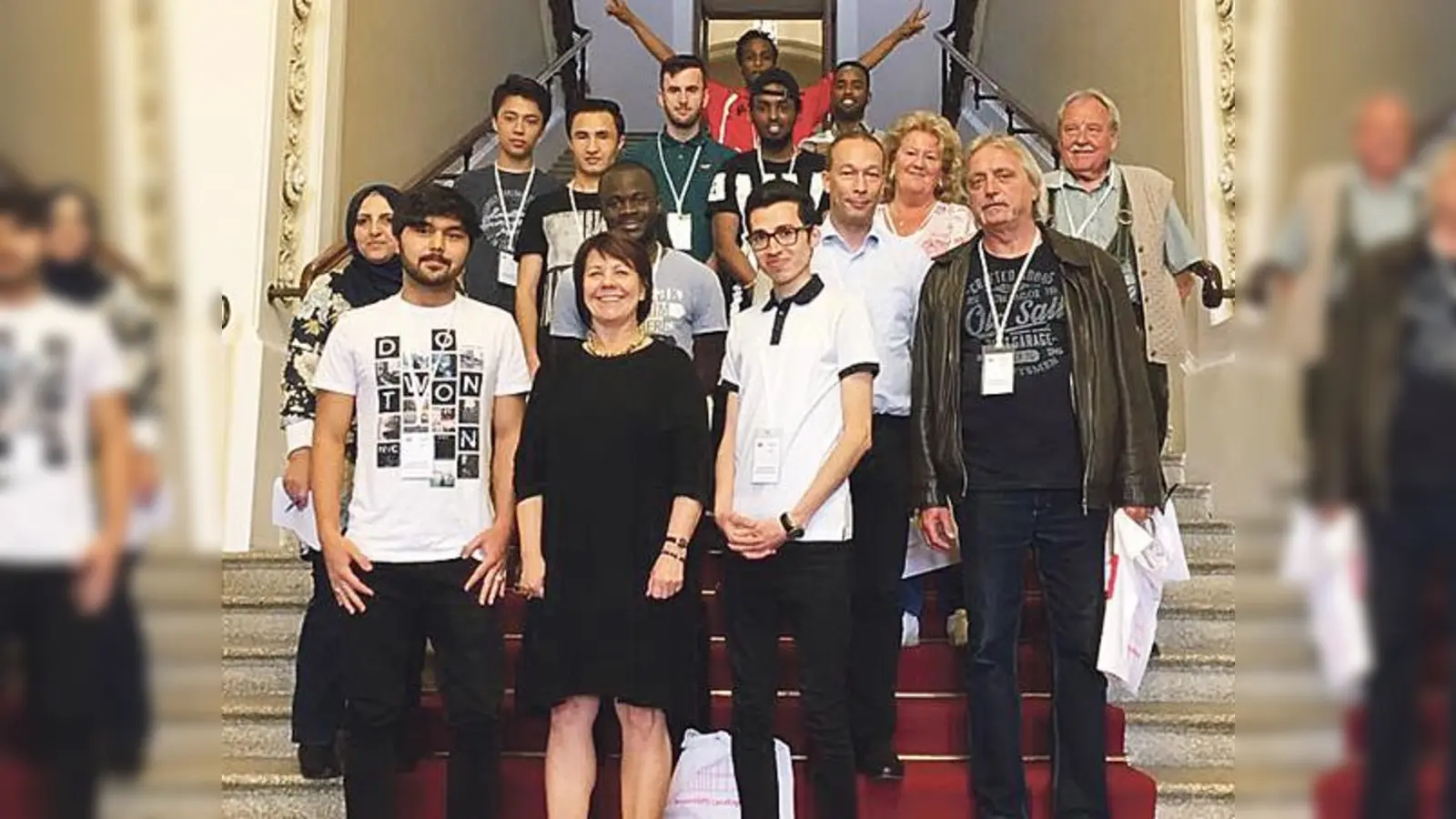 Die SPD-Landtagsabgeordnete Diana Stachowitz, hier mit den Teilnehmern der Besuchergruppe, möchte, dass Politik für alle verständlich gestaltet wird.	 (Foto: Diana Stachowitz)