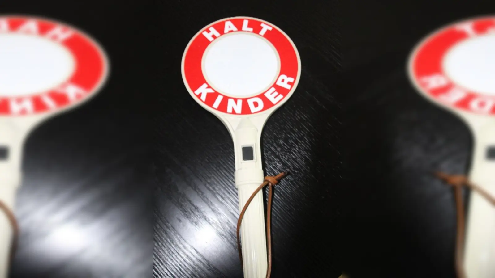 Die Gemeinde sucht Schulweghelfer, die den Kindern einen sicheren Übergang über die Straßen ermöglichen. (Foto: mka)