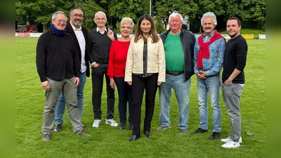 Der Vorstand der SPD Taufkirchen (von links): Steven Marcus Lundström, Barış Ersungur, Axel Markwardt, Elisabeth Mahabat Bahar, Vorsitzende Naciye Özsu, Alfred Widmann, Mike Schanz und Lukas Hein. (Foto: SPD)