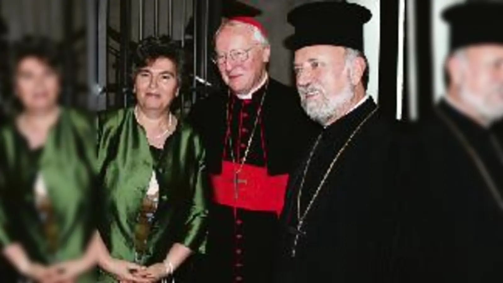 Seit 35 Jahren ein Herz und eine Seele: Erzpriester Apostolos Malamoussis und seine Frau Athanassia feierten ihren Hochzeitstag mit zahlreichen Freunden, darunter Friedrich Kardinal Wetter, in der Allerheiligenkirche. 	 (Foto: ks)