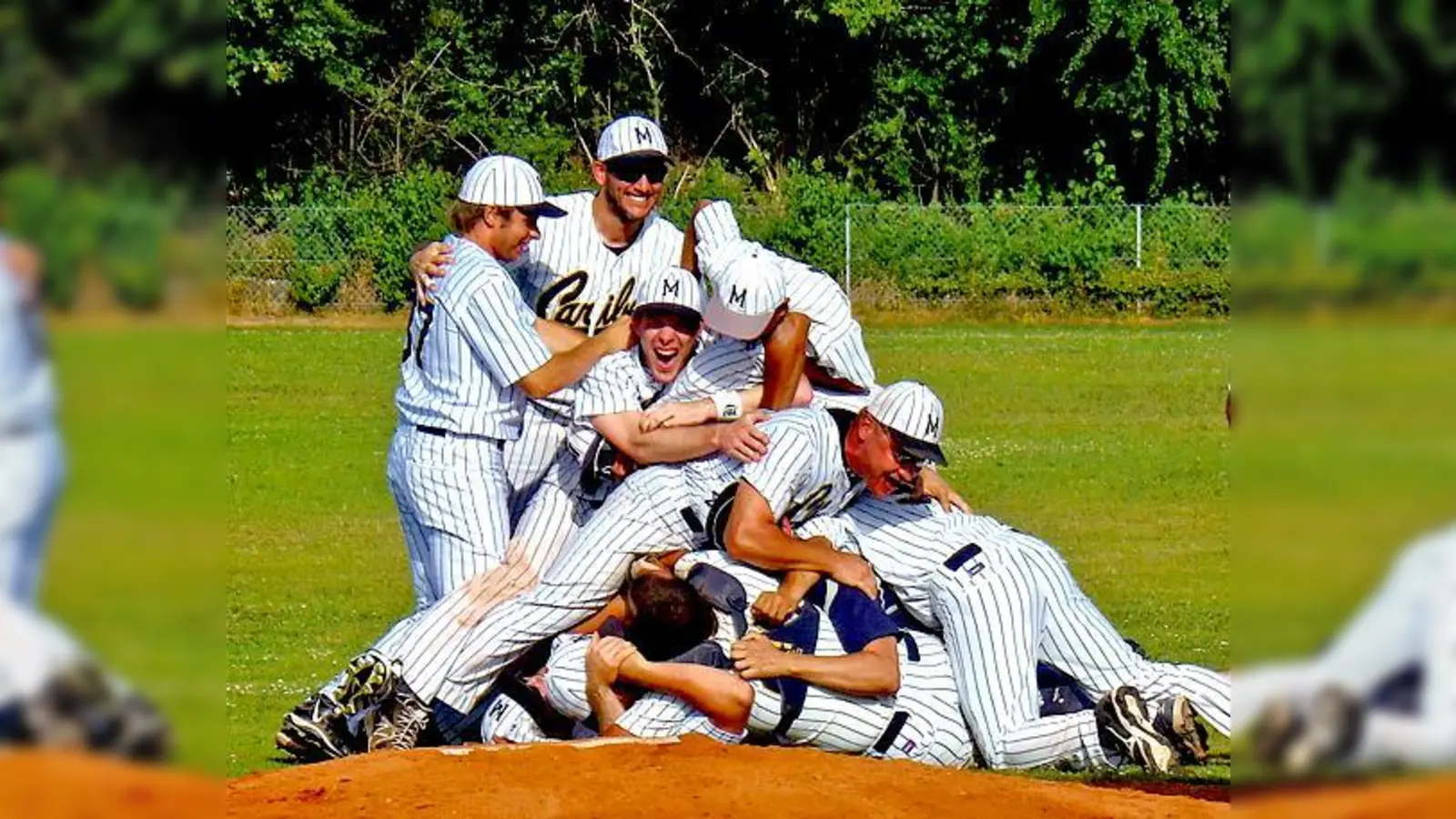 Glücksmoment im August 2013: Caribes Spieler feiern die Regionalliga-Südost Meisterschaft.	 (Foto: Verein)