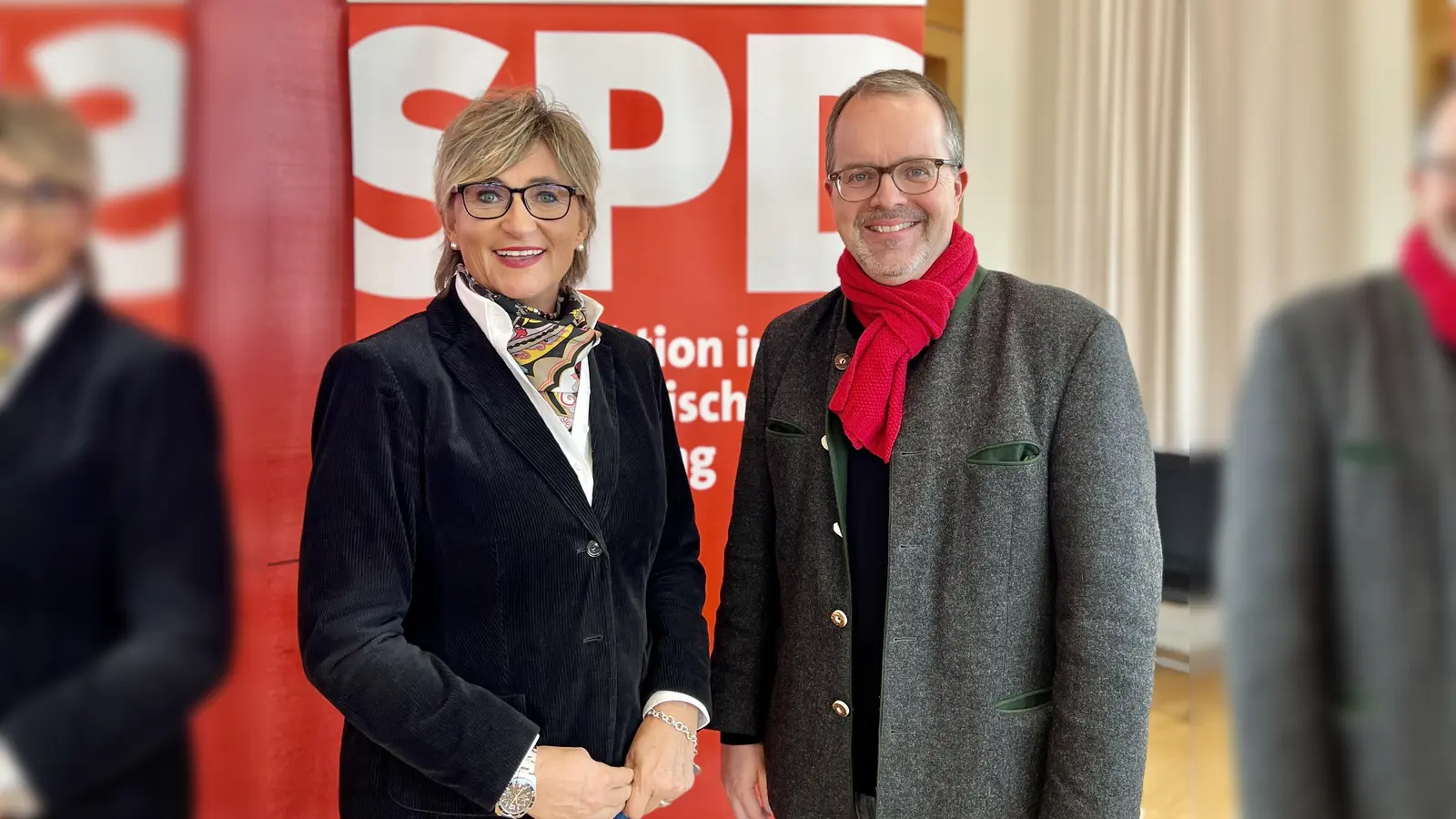 Lehrerpräsidentin Simone Fleischmann mit Landtagsvizepräsident Markus Rinderspacher. (Foto: VA)