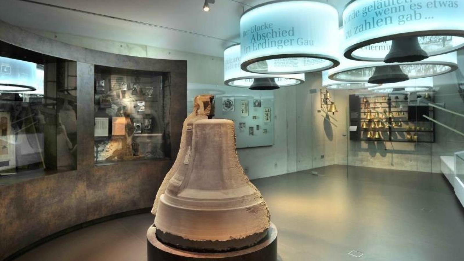 Abendf-hrung-im-Museum-Erding