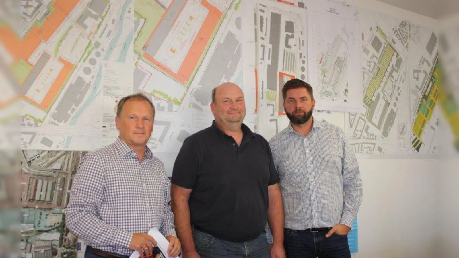 SIe fordern Antworten (von links): Hans Buchhierl (Standortinitiative), Christian Waibl (erster Vorstand der Erzeugergemeinschaft der Gärtner) und Oliver Rob (Standortinitiative). (Foto: job)