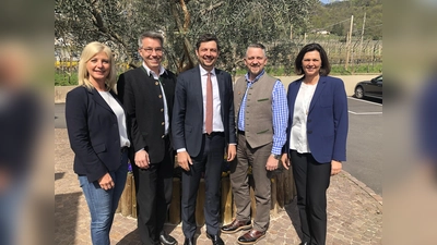 Ulrike Scharf (MdL), Otto Lederer (MdL), Daniel Alfreider (Landesrat Südtirol), Thomas Huber (MdL) und Ilse Aigner (Landtagspräsidentin). (Foto: Büro Huber)