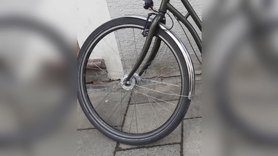 Alle am Odeonsplatz und am Königsplatz abgestellten Fahrräder sollen bitte bis Mittwoch, 28. Mai, von ihren Besitzern entfernt werden.  (Symbolbild: mha)