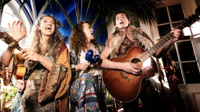 „Love, Love, Love!”: Das Hippie Kammerorchester lädt zu einem interaktiven Konzerthappening ein. (Foto: Sven Kemmler)