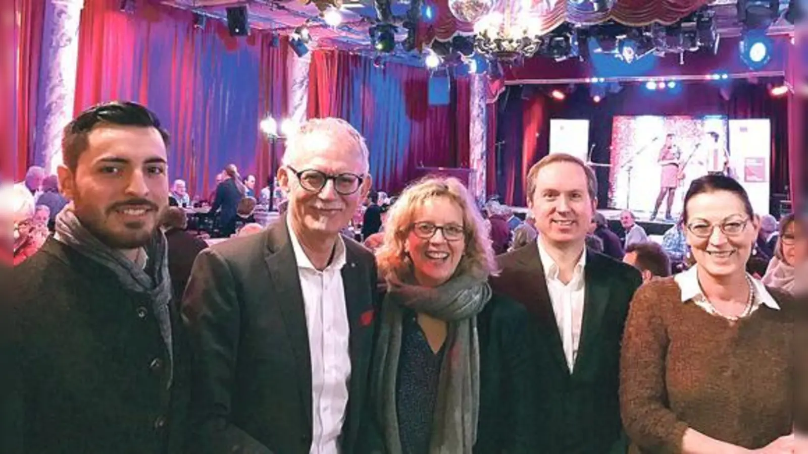 Größen der SPD im Münchner Osten (vl l. n. r.): Bezirkstagskandidat Serhat Sevengül, MdL Hans-Ulrich Pfaffmann, MdL Natascha Kohnen, Mike Malm und MdB Claudia Tausend. 	 (F.: VA)