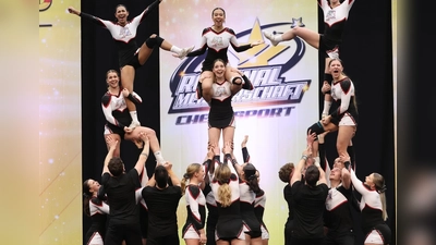 Erfolgreiche Cheerleader: Die Flames Allstars aus Haar haben schon viele Titel bei den Landes- und Regionalmeisterschaften sowie der Deutschen Meisterschaft gewonnen. (Foto: Flames Allstars - TSV Haar)