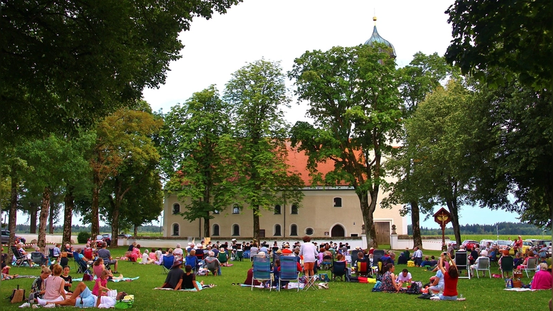 Die beliebten Picknickkonzerte der Blaskapelle Höhenkirchen-Siegertsbrunn beginnen zur Freude der Musikliebhaber wieder. (Foto: Sepp)