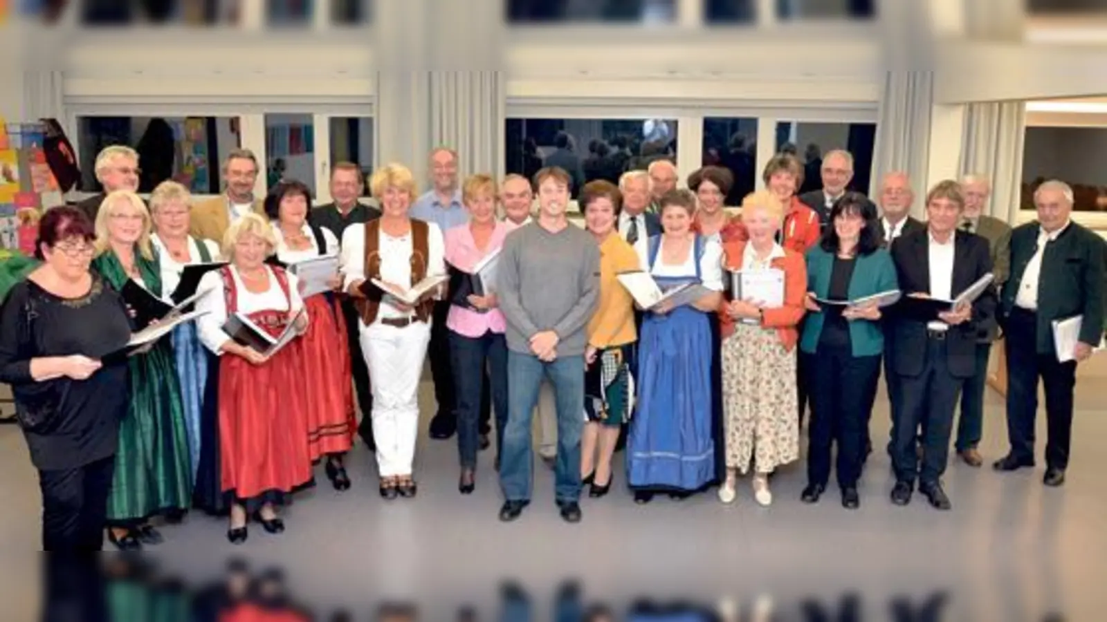 Der Gesangverein Germania nutzt jede Gelegenheit für ein schönes Lied. Beim Weinfest boten die Sänger ein schwungvolles Programm.	 (Foto: VA)