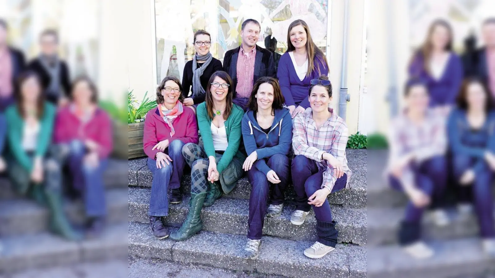 Die Mitglieder des Vereins „Montessori für Sendling” hoffen auf eine rasche Lösung: Lösung: Nicola Cardinal, Claudia Sievers, Karin Ertl, Daniela Stoof (vorne von links) sowie Jane Runge, Thomas Clausen und Ina Lober (hinten von links). (Foto: "Montessori für Sendling")