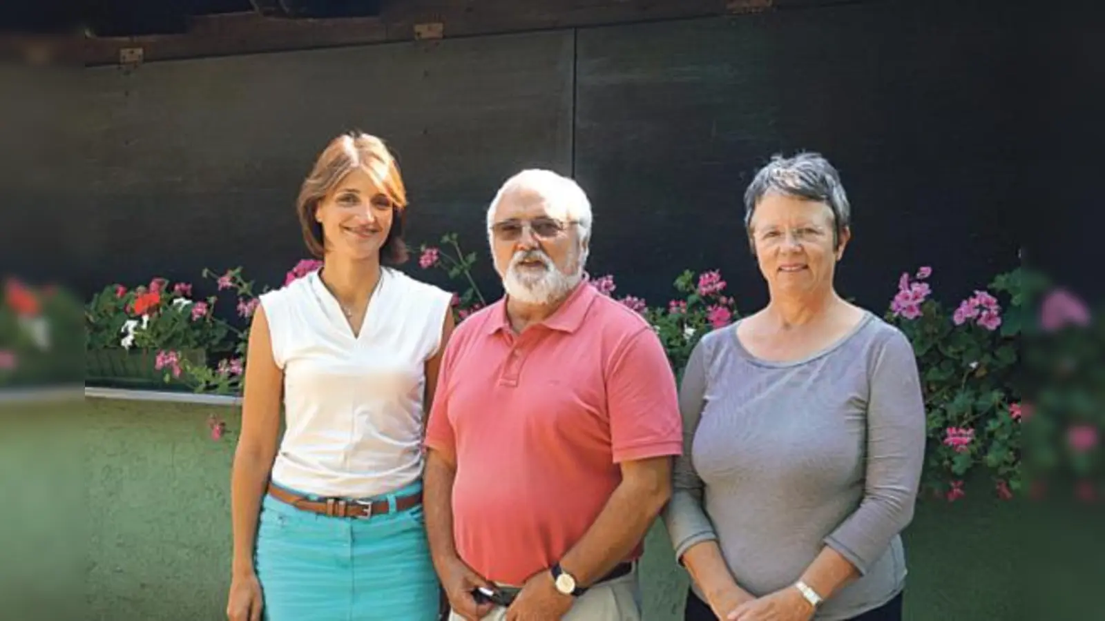 Die »Initiative Bürgerentscheid Schule &amp; Sport« (v. l. Pauline Miller (ÜWG-FW/Bürgerforum), Rüdiger Weber (SPD) und Dr. Martina Kreder-Strugalla (Bündnis 90/Die Grünen) hofft auf einen positiven Wahlausgang. 	 (Foto: Boschert)