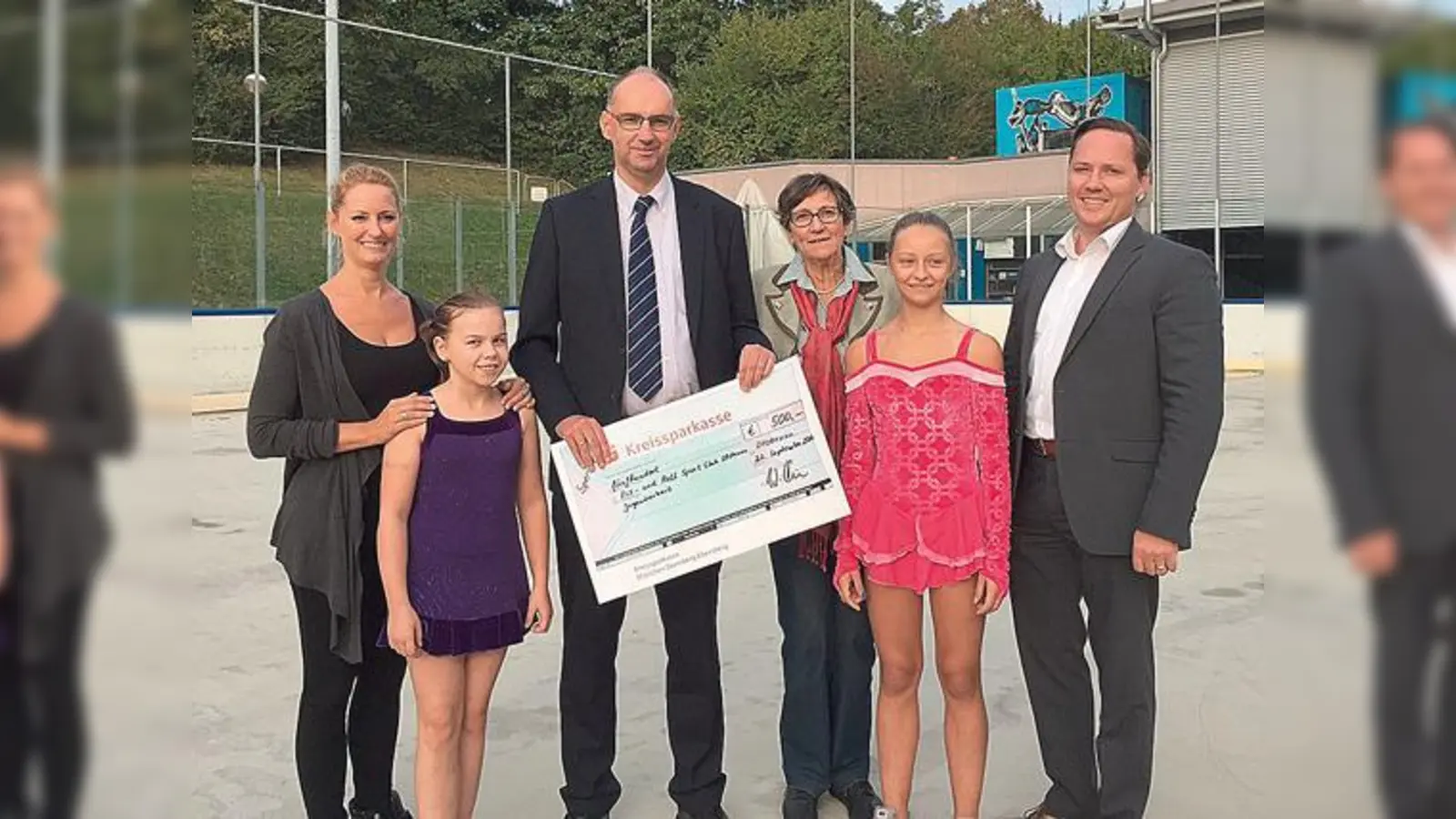 Bei der Scheckübergabe (v.l.): Marion Berroth (Schatzmeisterin ERSCO), Antonia Kosper, Klaus Kuchler von der Kreissparkasse, Friedl Häusler vom Bayer. Landes- und Sportverband, Vanessa  Berroth und Henning Bohnhorst (2. Vorstand des ERSCO). 	 (Foto: ERSCO)