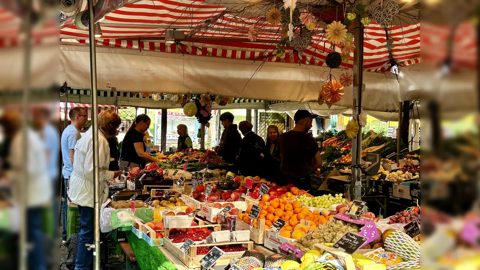Schon am Donnerstag kann man sich diesmal mit frischer Marktware eindecken.  (Symbolbild: Ulrike Seiffert)