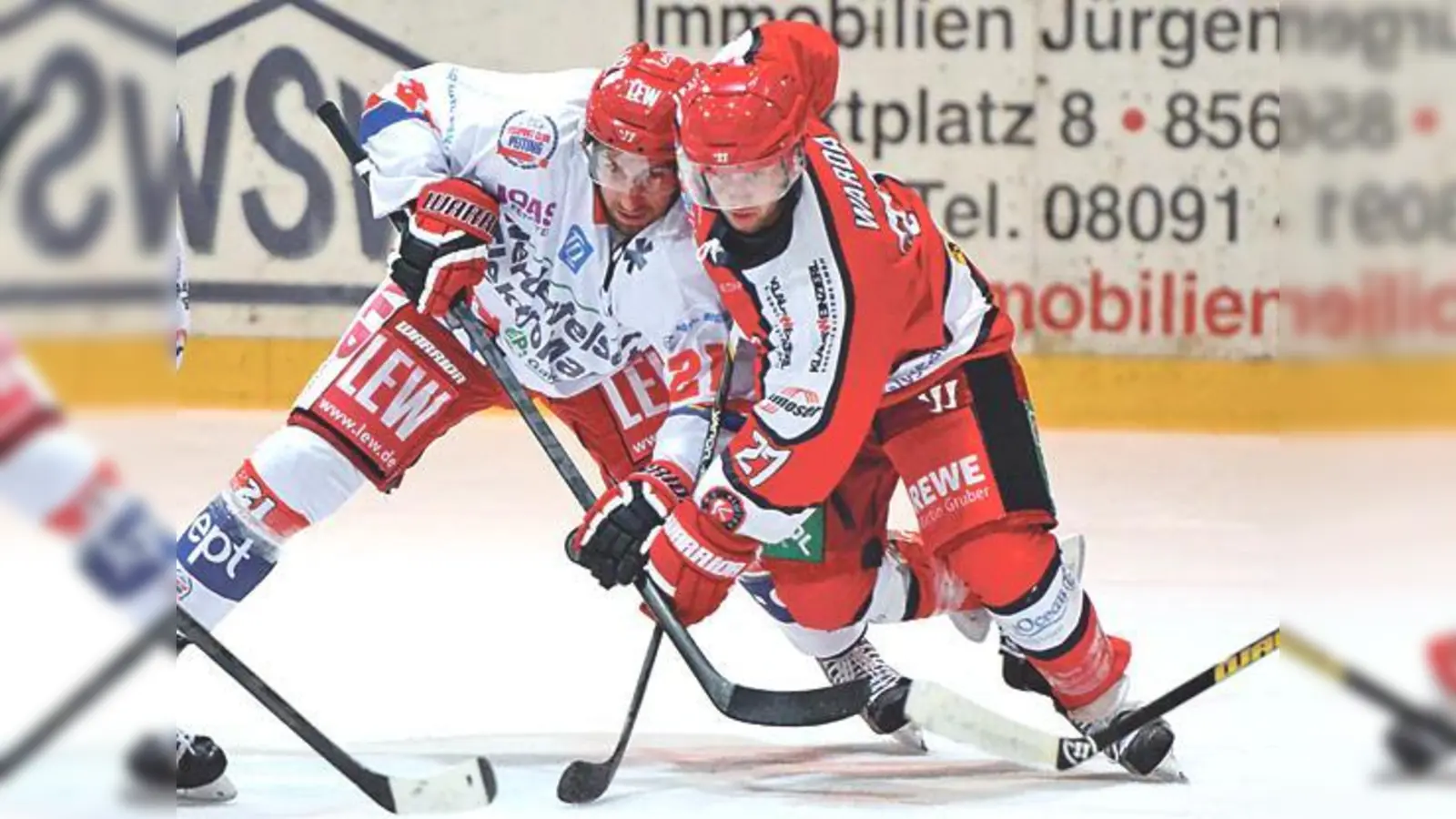 So war das Hinspiel: Ben Warda (rechts) beim »Tänzchen« mit einem Peitinger Gegenspieler. 	 (Foto: smg/Nicky Alexander)