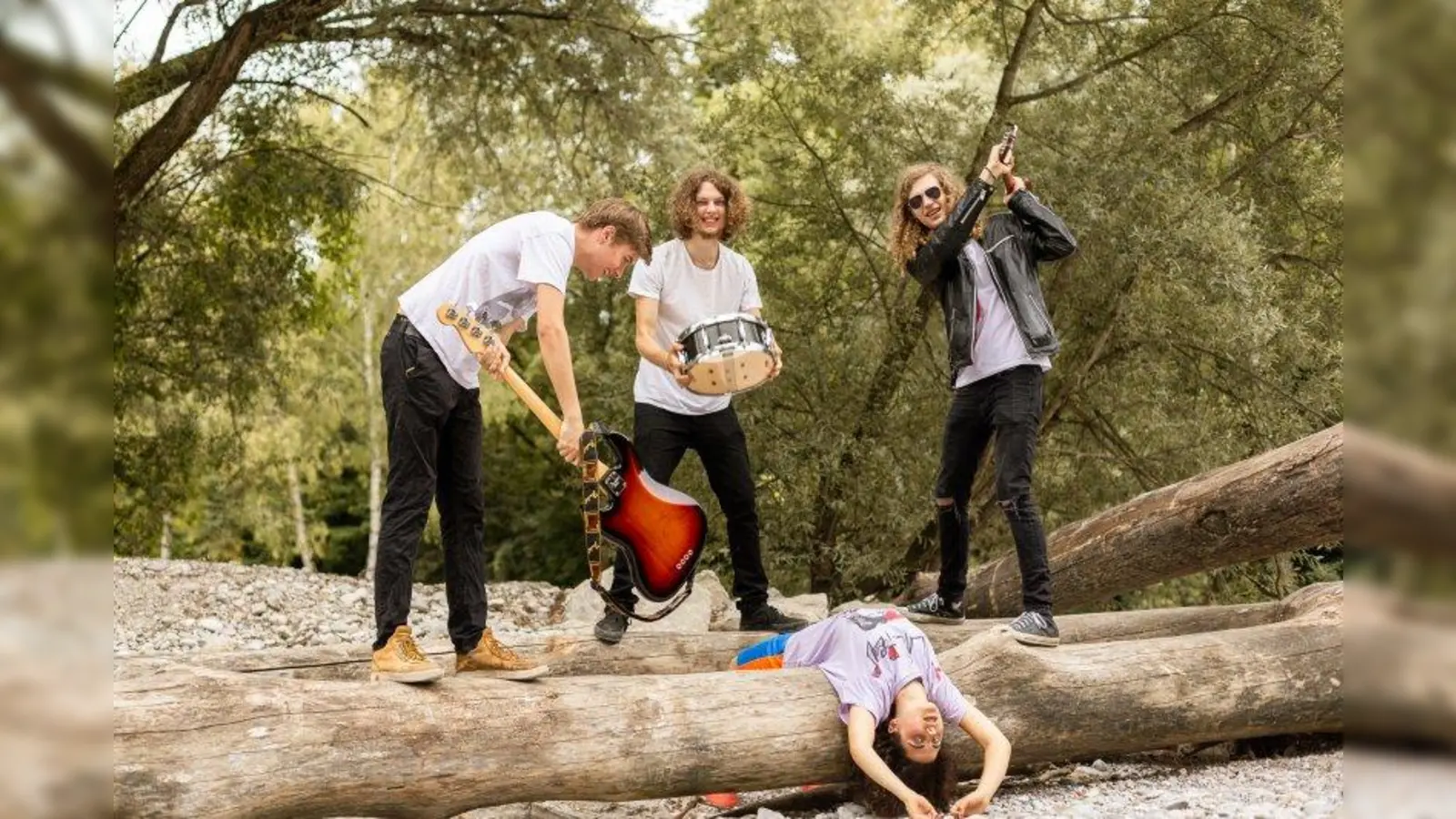 Rohe Energie und Ausbruch aus der sterilen Hochglanz-Gesellschaft - das ist die Band &amp;quot;Pure Dirt&amp;quot;. (Foto: privat)