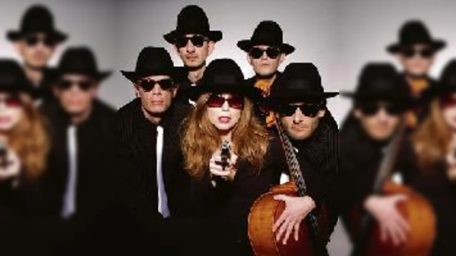 Überfall auf Ismaning  die Cello-Mafia kommt in den Schlosssaal.	 (Foto: VA)