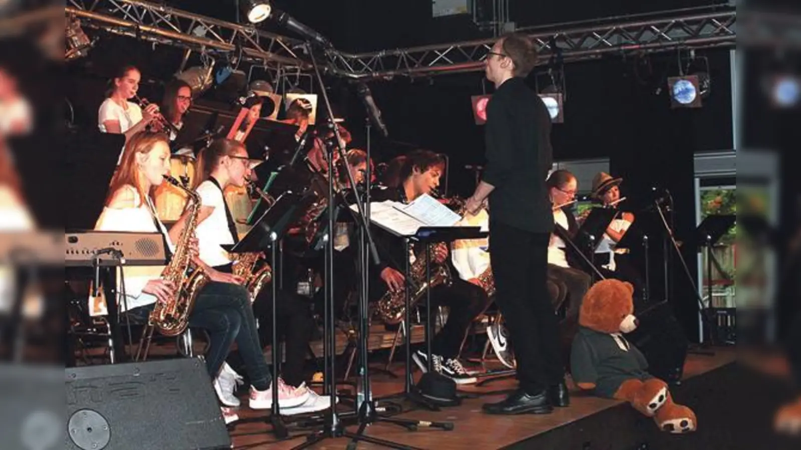 Das Konzept der Bigband-Klassen am Carl-Orff-Gymnasium besteht darin, dass ein Instrument von Anfang an im Klassenverband erlernt wird. 	 (Fotos: VA)