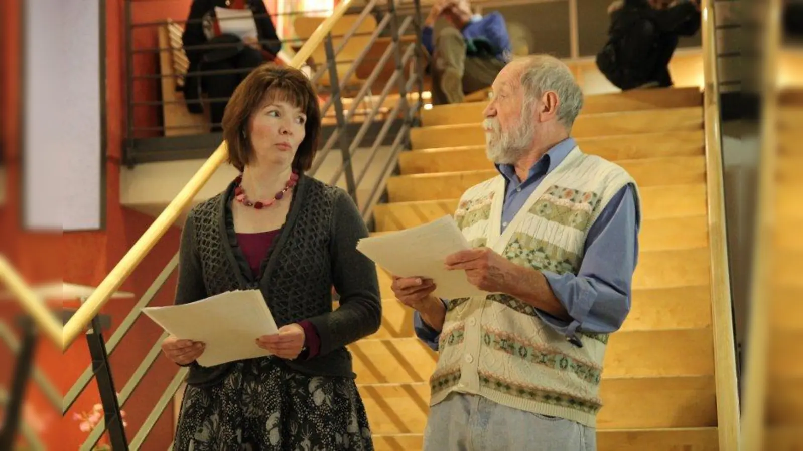 „Duett im Bett”: Ruth König und Johannes Glötzner von den GRÄGS trugen ein selbstgeschriebenes Stück vor. (Foto: us)