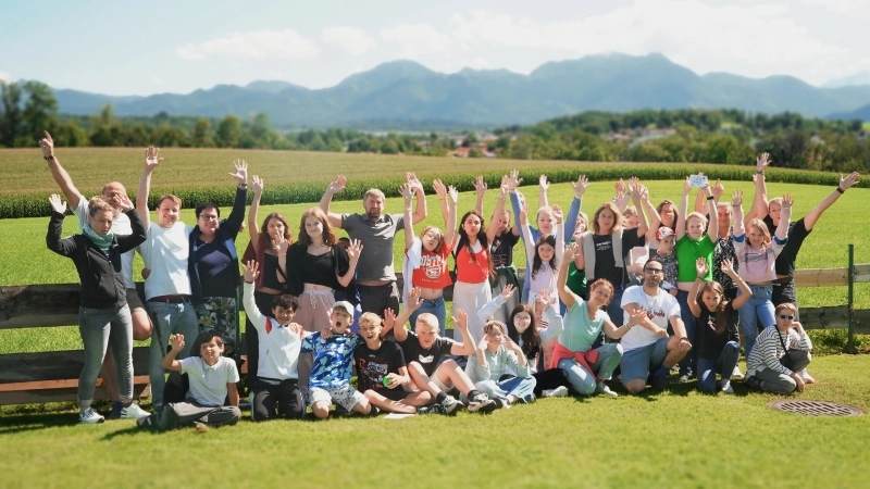 Kinder und Jugendliche aus drei Einrichtungen durften an der Präventionsfahrt an den Chiemsee teilnehmen. Dabei wurden ihnen wichtige Themen auf spielerische Art und Weise vermittelt.  (Foto: Polizei München)