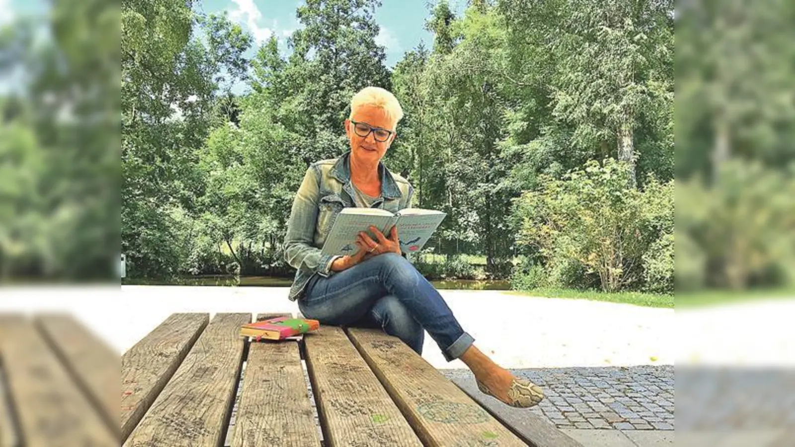 Lust auf ein bisserl Nostalgie? Angela Niestroy liest Gedichte und Geschichten von früher. 	  (Foto: KBW Erding)