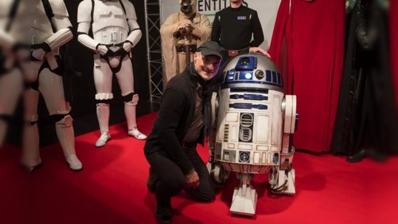 Einmal R2D2 aus nächster Nähe sehen  die Ausstellung STAR WARS Identities  in der Kleinen Olympiahalle machts möglich.	 (Foto: VA)