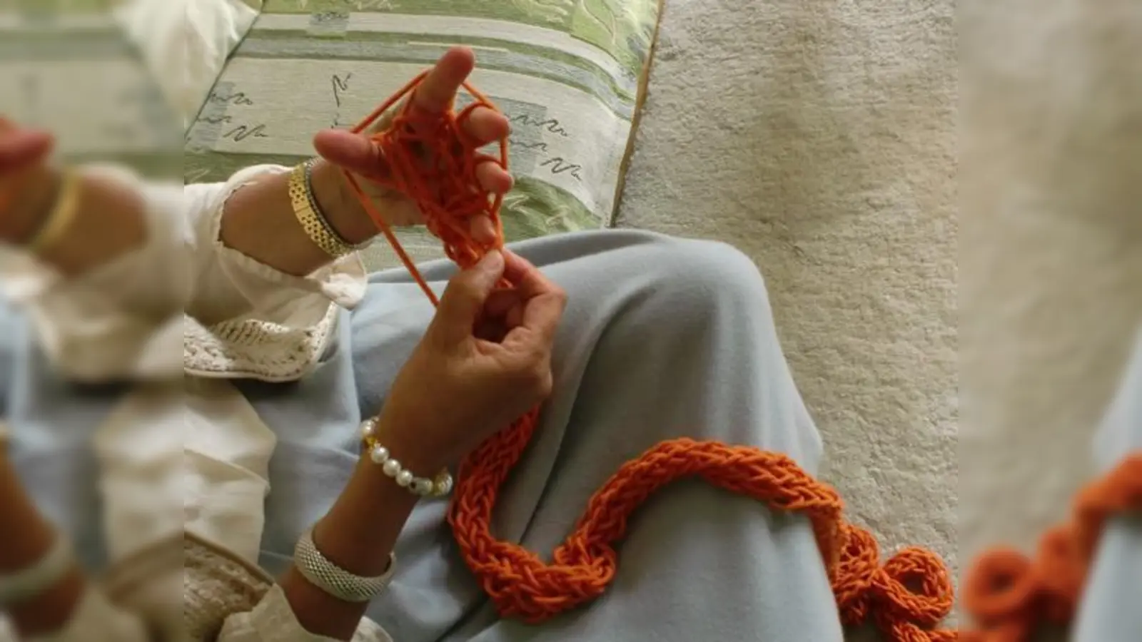 Mit den Fingern stricken lernen können am 16.  August alle Interessierten in Aßling.	 (Foto: privat)