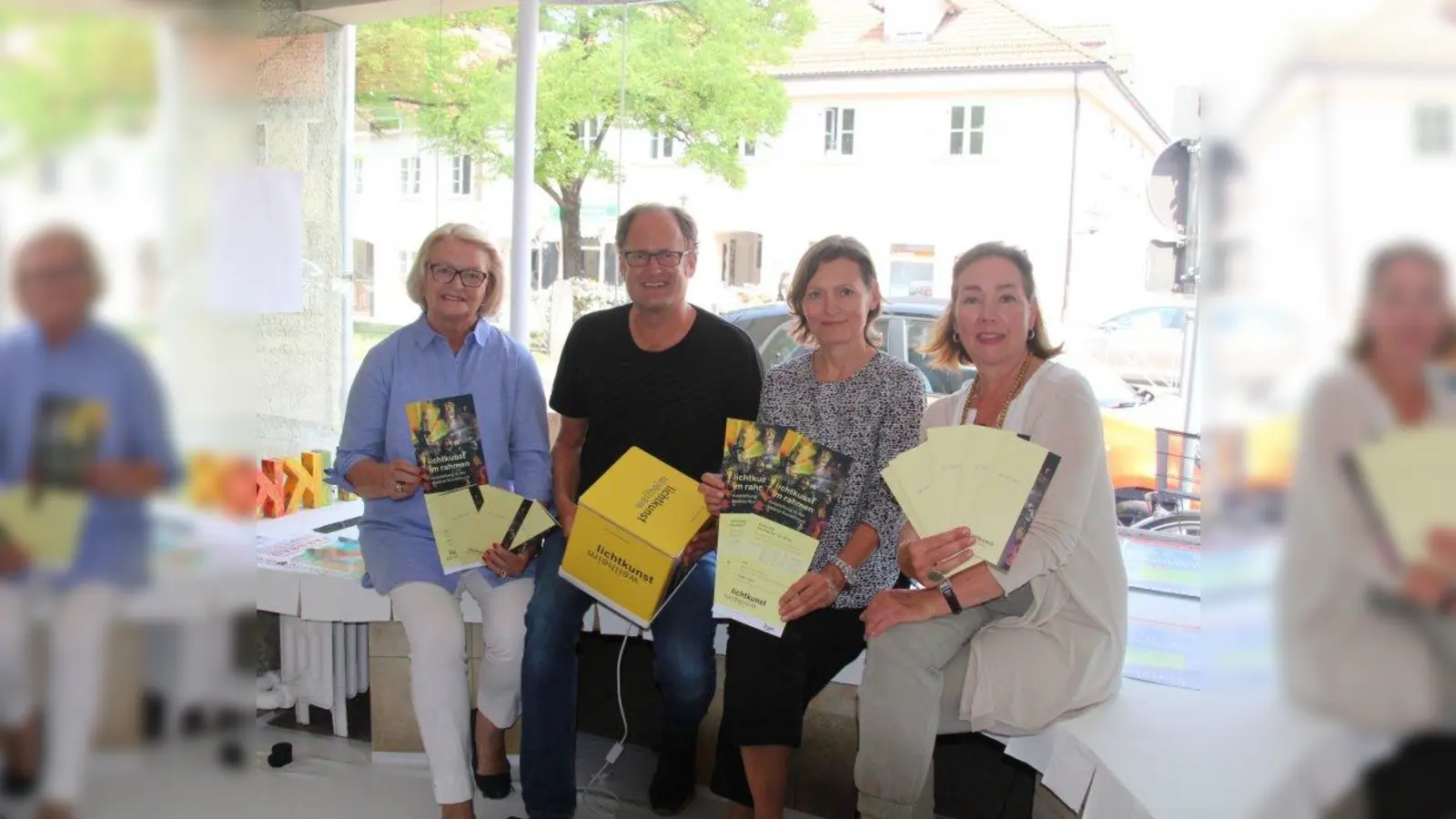 Lassen das „Lichtkunst-Festival“ noch einmal Revue passieren: Ragnhild Thieler, Nikolaus Eisenblätter, Gabriele Zelisko und Susanne Kohler (von links). (Foto: mka)