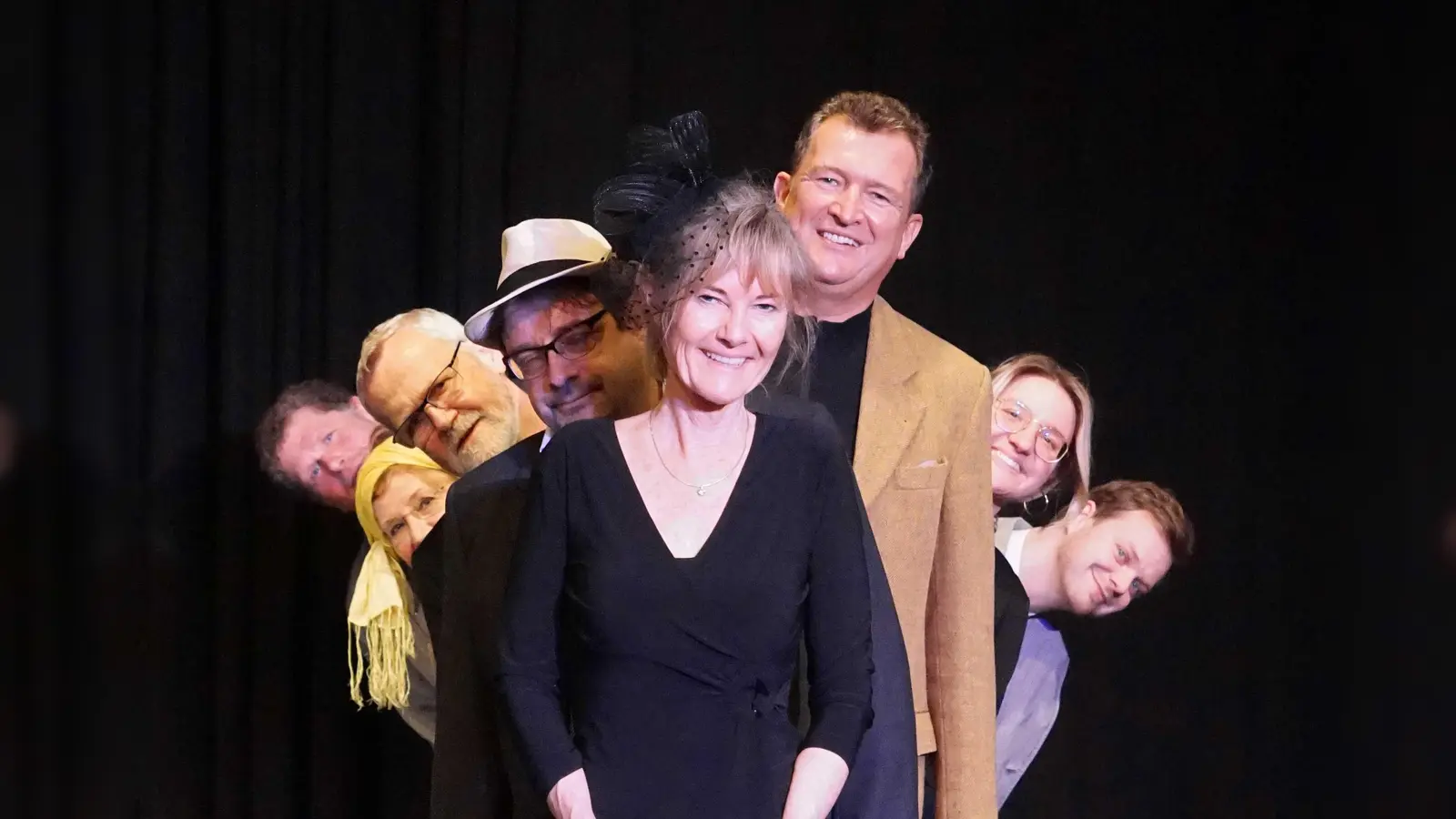 Todesmutige Schauspieler verkörpern Jerry und die anderen Figuren der Kriminalkomödie.  (Foto: Friedrich Götz)