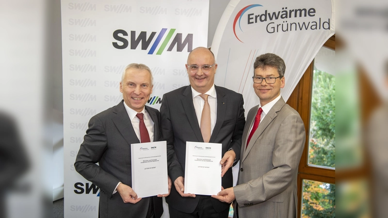 Helge-Uve Braun, Technischer Geschäftsführer der Stadtwerke München; Andreas Lederle, Geschäftsführer Erdwärme Grünwald und Geothermie Unterhaching Produktion; Stefan Rothörl, Geschäftsführer Erdwärme Grünwald und Bauamtsleiter Gemeinde Grünwald. (Foto: VA)