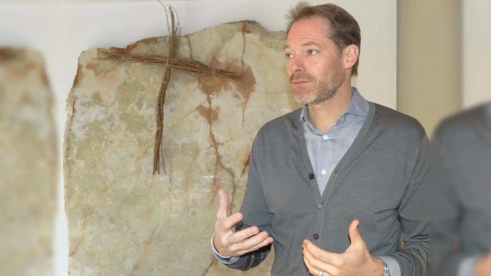 „Die Verabschiedung am offenen Sarg hilft zu begreifen, dass ein Mensch wirklich tot ist”, sagt Florian Rauch. (Foto: tab)