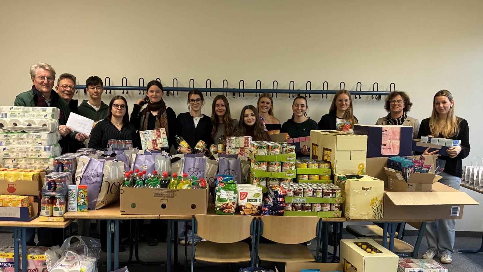 Geschenke-f-r-die-Tafel
