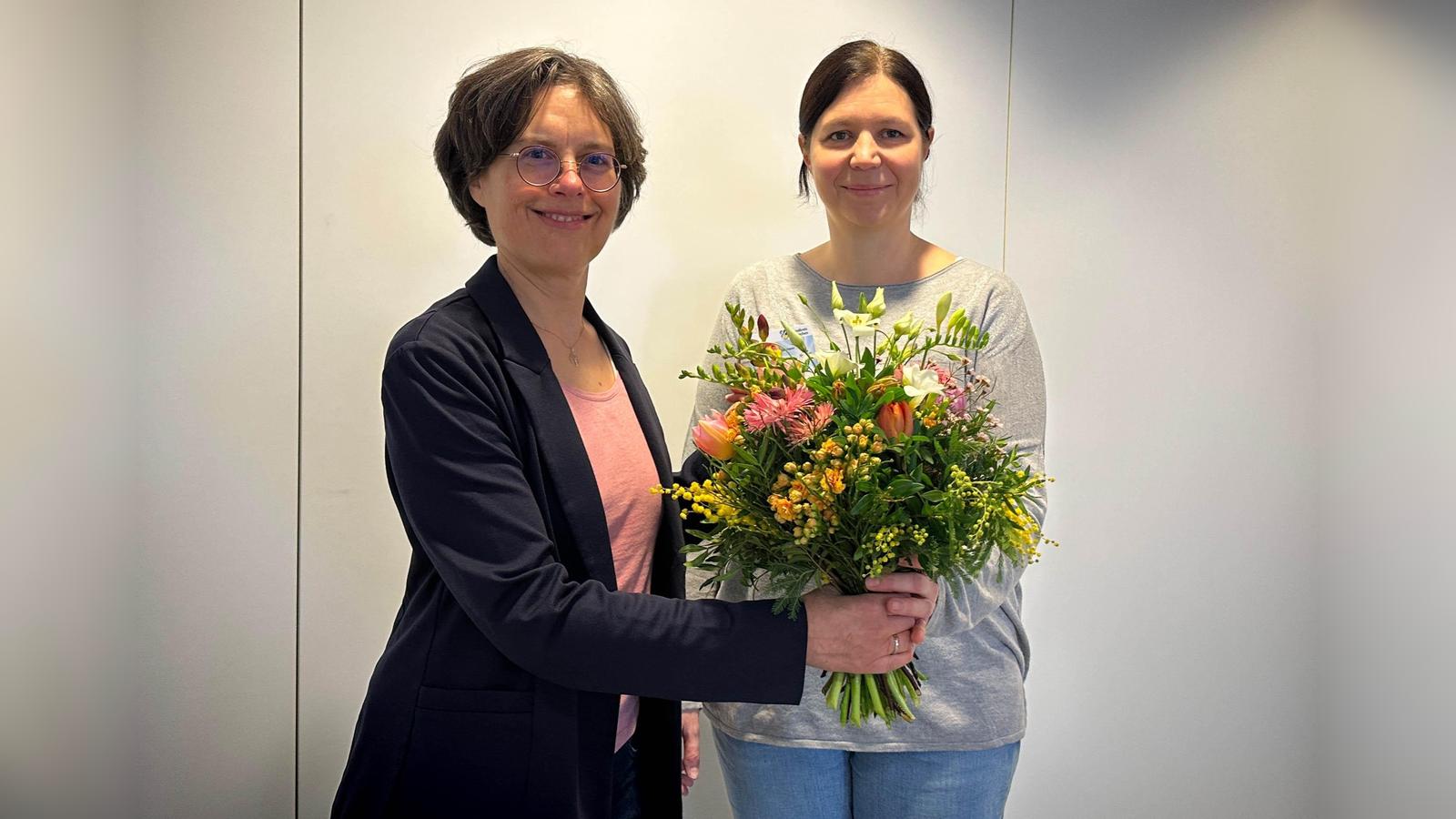 Auszeichnung-an-Patientenf-rsprecherin-Tina-Niedermaier-vergeben