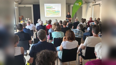60 Gäste interessierten sich für den Vortrag zum Thema Hochwasser. (Foto: Die Grünen Karlsfeld)