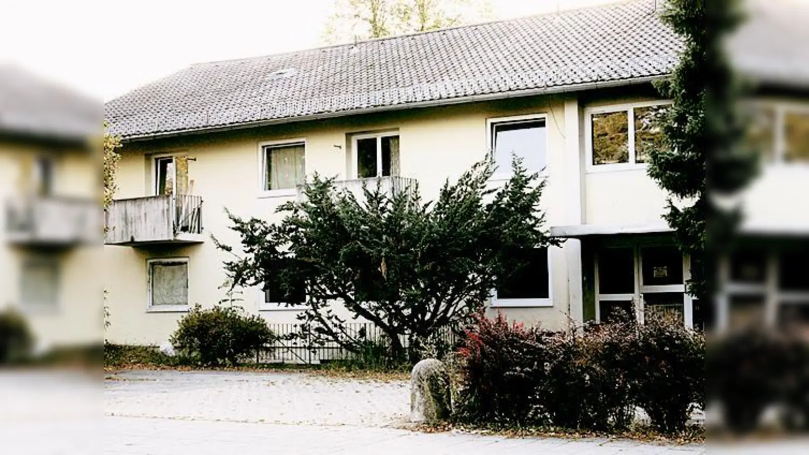 Das schwer beschädigte »Haus für Wohnungsnotfälle« soll abgerissen werden.   (Foto: mst)