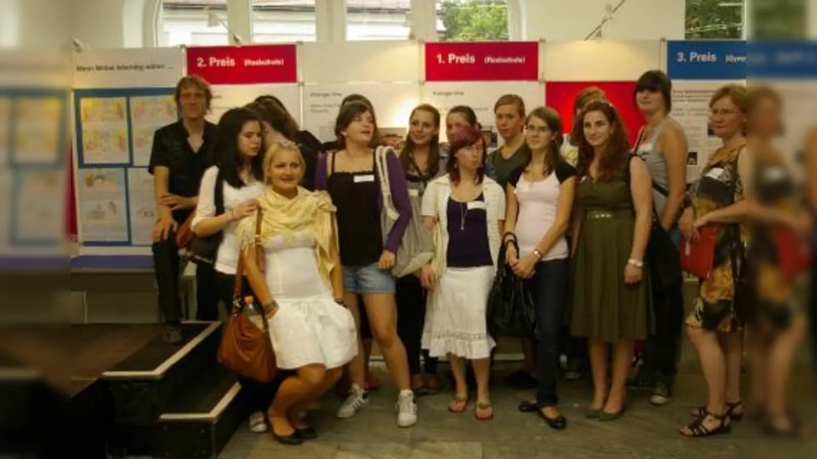 Die Schülerinnen der Klasse 9c der Anne-Frank-Realschule in Pasing wurden für ihre Arbeit „Pasinger Orte“ mit einem 1. Preis ausgezeichnet. (Foto: IrfanView)