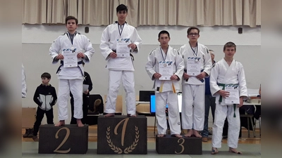 Freddy Sabo (ganz links) vom TSV Grafing kam in Ingolstadt aufs Stockerl.  (Foto: Jakob Kitzberger)