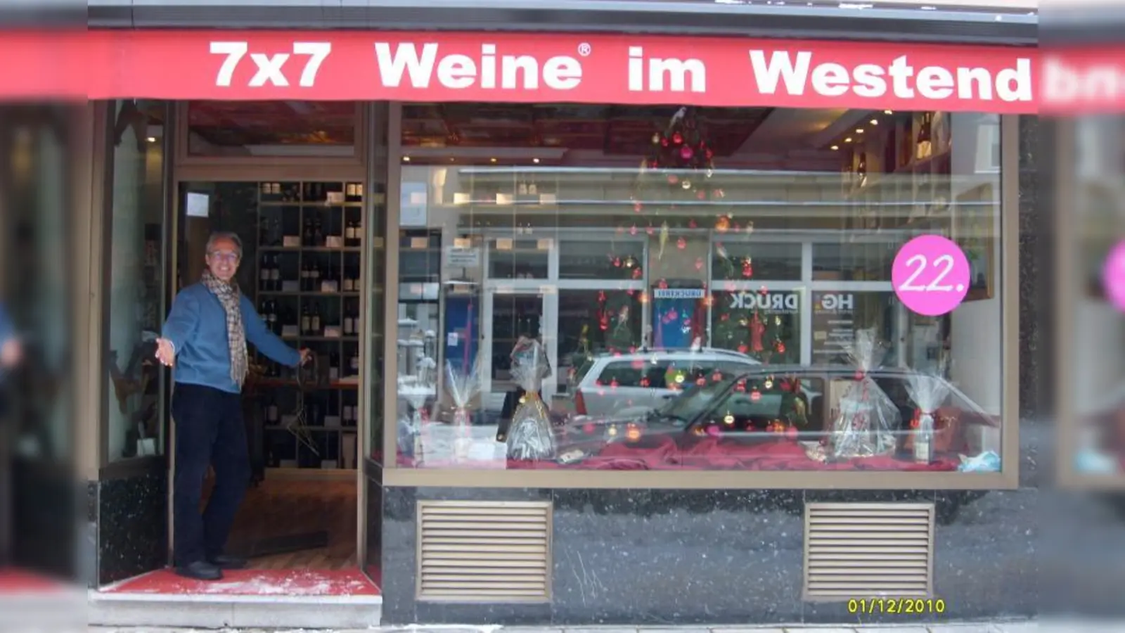 Christian Baur öffnet am 22. Dez das „Türchen” seiner  7x7 Weine und bietet Gewürzwein nach einem Rezept von Mönchen aus dem 6. Jahrhundert an. (Foto: BK)