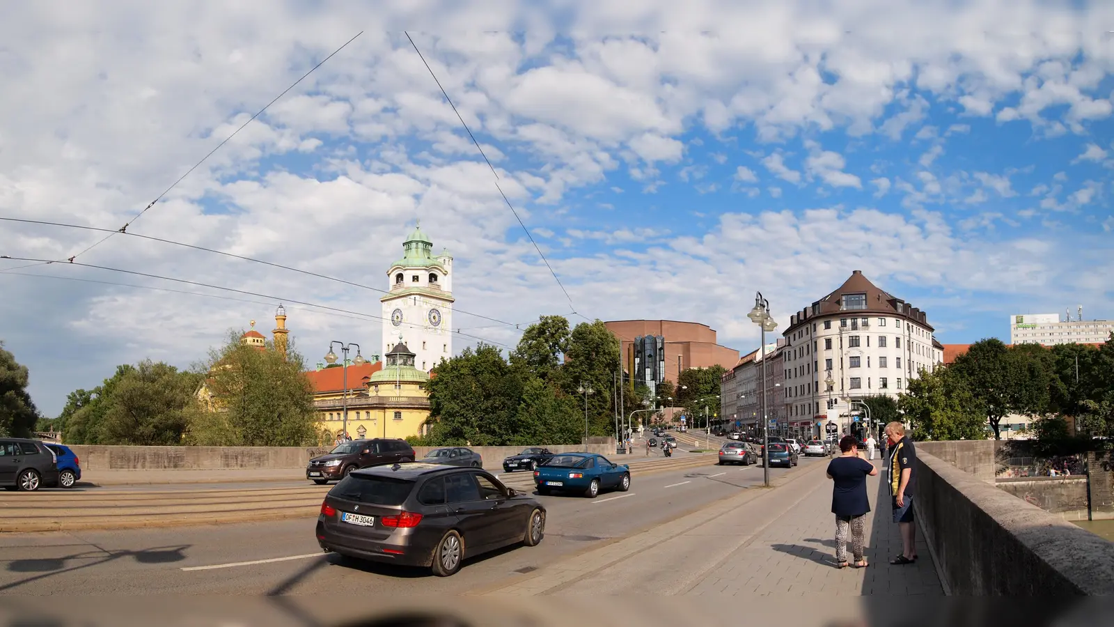Die Ludwigsbrücke mit Blick auf Haidhausen und den Gasteig: Künftig soll hier pro Richtung eine Fahrspur für den Autoverkehr wegfallen. (Foto: Tiia Monto , CC BY-SA 4.0)