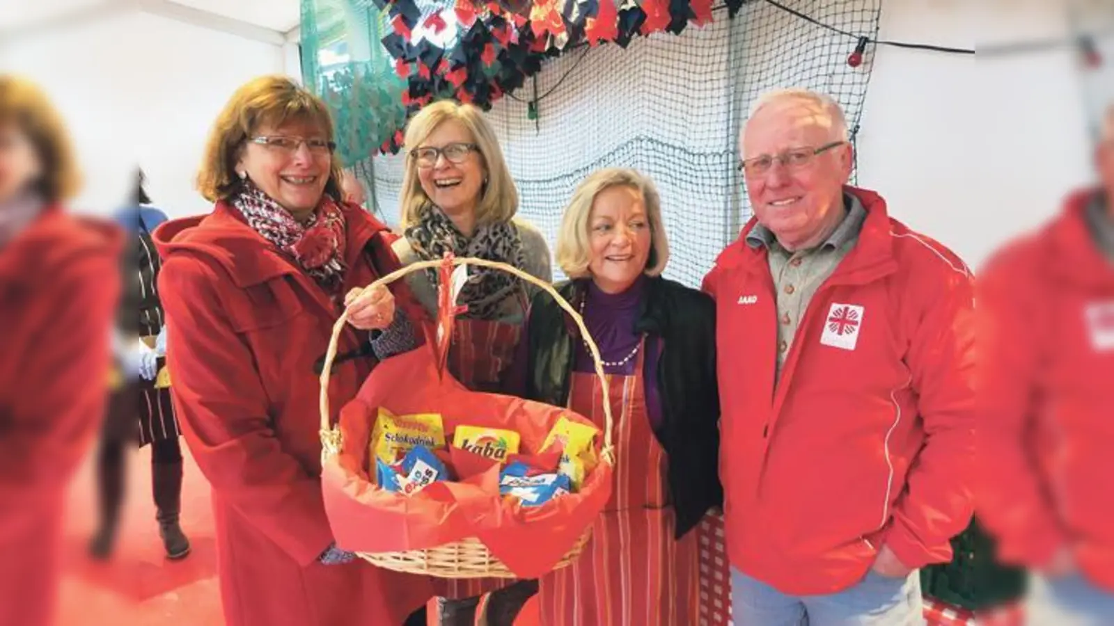 Bei der Geldübergabe: (v. l.) Ingrid Bräuer, Eva  Schenkl, Eva Maria Schlick und Franz Knobl.	 (Foto: VA)